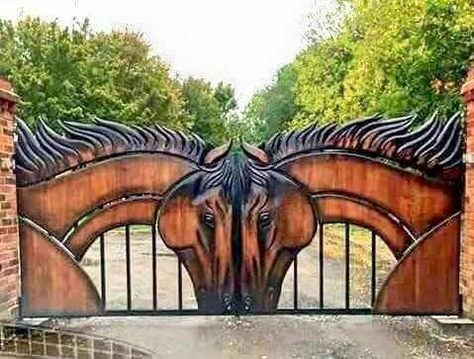 Horse head entry gate Ranch Entrance Ideas, Ranch Entrance, Ranch Gates, Horse Barn Ideas Stables, Horse Barn Ideas, Farm Gate, Entrance Gates Design, Front Gates, Dream Barn