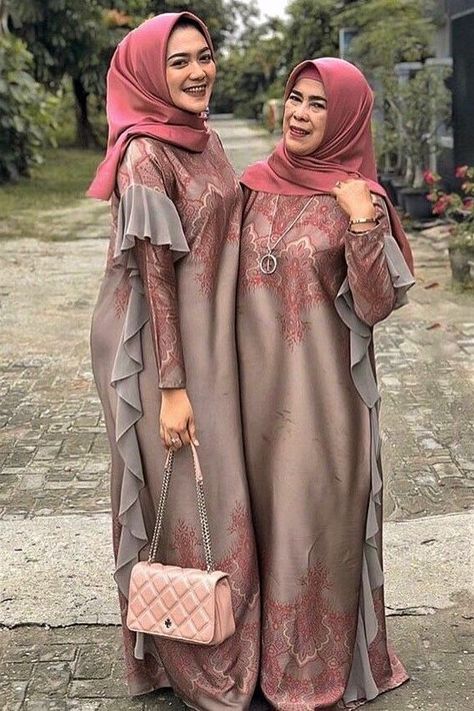 gaya jilbab, model pakaian muslim, dress lebaran simple, pakaian estetika, gamis lebaran 2024, gamis lebaran, baju lebaran 2024 hijab, dress lebaran, desain baju lebaran, outfit lebaran hijab, ootd lebaran, baju kurung malaysia modern, lebaran outfit, Kaftan Dress Modern, New Party Wear Dress, Bridesmaid Kebaya, Ootd Lebaran, Gamis Simple, Dress Lebaran, Dress Muslim Modern, Model Gamis, Kaftan Designs