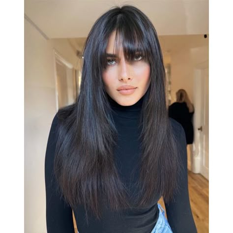 Chasing Daisies, Octopus Haircut, 90s Haircuts, Hot Haircuts, Gorgeous Hair Color, 90s Hairstyles, Long Black Hair, Trending Haircuts, Haircuts For Fine Hair