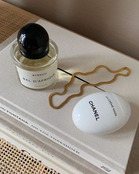 Byredo Perfume, Beauty Shelf, Best Scents, Classy Aesthetic, Beating Heart, Beige Aesthetic, Jewelry Photography, Beauty Routine, White Aesthetic