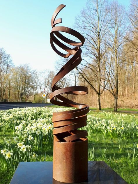 Kuno Vollet Abstract Sculpture - Dance Spiral - Contemporary Rusted Steel 2019 Metal Yard Art Ideas, Antique Wood Furniture, Rusted Steel, 3d Art Projects, Sound Sculpture, Metal Sculptures Garden, Yard Sculptures, Outdoor Artwork, Westlake Village