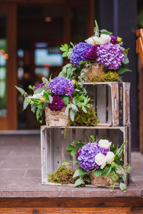 Wedding Reception Inspiration Wooden Crates Wedding, Amazing Wedding Centerpieces, Purple Wedding Reception, Purple Reception, Moss Wedding, Deco Champetre, Moss Decor, Wedding Reception Inspiration, Rustic Wedding Centerpieces