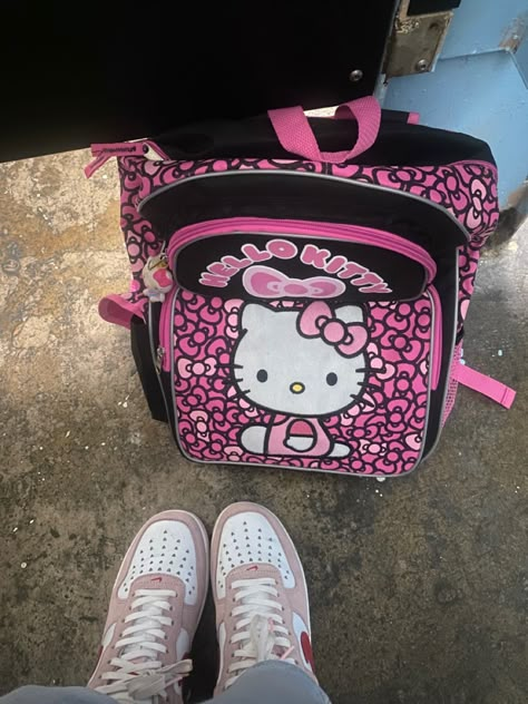 Hello Kitty Bookbag, 2000s Backpack, Hello Kitty Backpack, Pretty School Supplies, Hello Kitty Merchandise, Sanrio Stuff, Romanticizing School, Kitty Clothes, Hello Kitty Clothes