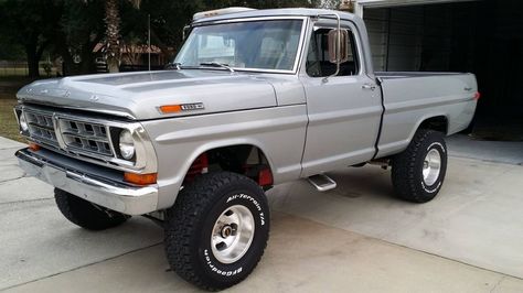 This is a beautiful truck ! Old Ford Truck, 1979 Ford Truck, Big Ford Trucks, Vintage Pickup, Vintage Pickup Trucks, Built Ford Tough, Old Ford Trucks, Classic Ford Trucks, Ford 4x4