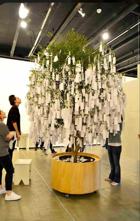 Art Installation Interactive, Tree Exhibition, Event Ideas Creative, Art Installation Ideas, Corporate Event Ideas, Interaktives Design, Event Booth Design, Interactive Exhibition, Interactive Walls