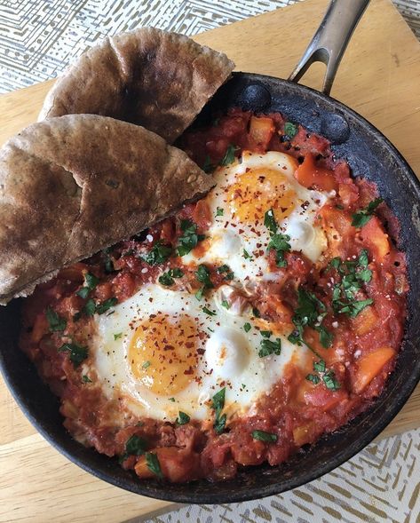 Savory Breakfast Aesthetic, Shakshuka Aesthetic, Student Food, Breakfast Aesthetic, Student Recipes, Catering Ideas Food, Food Pics, Healthy Food Motivation, Savory Breakfast