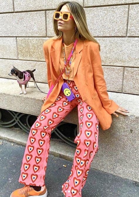 Funky Clothing Aesthetic, July 2024 Fashion, Colorful Outfit Summer, Colorful Edgy Style, Preppy Nashville Outfits, Maximalist Street Style, Italy October Outfit, Portuguese Girl Style, Portuguese Style Fashion