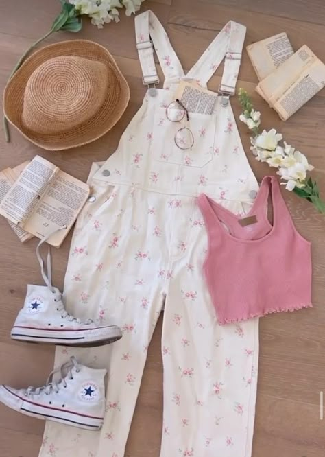 Preppy Overalls Outfit, Cute Spring Shortalls Overalls, Overalls Cute Aesthetic, Overall Outfit Coquette, Cottagecore Outfits Overalls, Bookish Style, Dream Closet, Princess Outfits, Tomboy Style Outfits