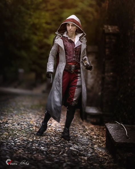 Evie Frye Cosplay, Evie Frye, Costume Outfits, Mountain Backpack, Bradley Mountain, Photo And Video, Clothes, Instagram