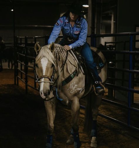 Hailey Kinsel, Barrel Racing Photos, Horse Quotes Funny, Foto Cowgirl, Inspirational Horse Quotes, Cowgirl Pictures, Barrel Racing Horses, Rodeo Horses, Country Girl Quotes