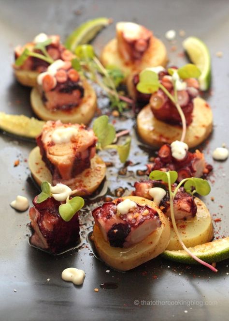 Octopus Galician Style by That Other Cooking Blog Octopus Recipes, Tapas Dishes, Tapas Recipes, Spanish Tapas, Spanish Cuisine, Spanish Dishes, Best Dishes, Mediterranean Recipes, International Recipes