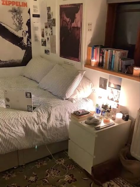 Carys Rachel, Reading Lamp Bedroom, Chill Room, Lamp Bedroom, Redecorate Bedroom, Pretty Room, Dreamy Room, Dream Room Inspiration, Room Makeover Bedroom