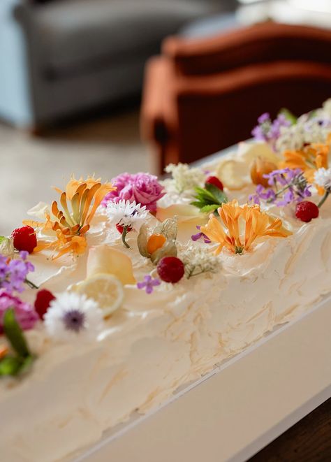 Wedding Cake Rectangle, Slab Wedding Cake, Wedding Cake Pressed Flowers, Modern Square Wedding Cake, Monet Wedding Cake, Abstract Painted Wedding Cake, Cake Trends, Cake Lover, Bridal Musings