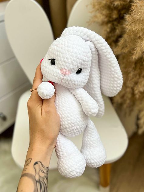 Elya The Crochet Bunny Amigurumi Free Pattern Crochet Rabbit Free Pattern, Crocheted Bunny, Crochet Toys Free, Bunny Amigurumi, Confection Au Crochet, Crochet Bunny Pattern, Easter Crochet Patterns, Pola Amigurumi, Crochet Rabbit