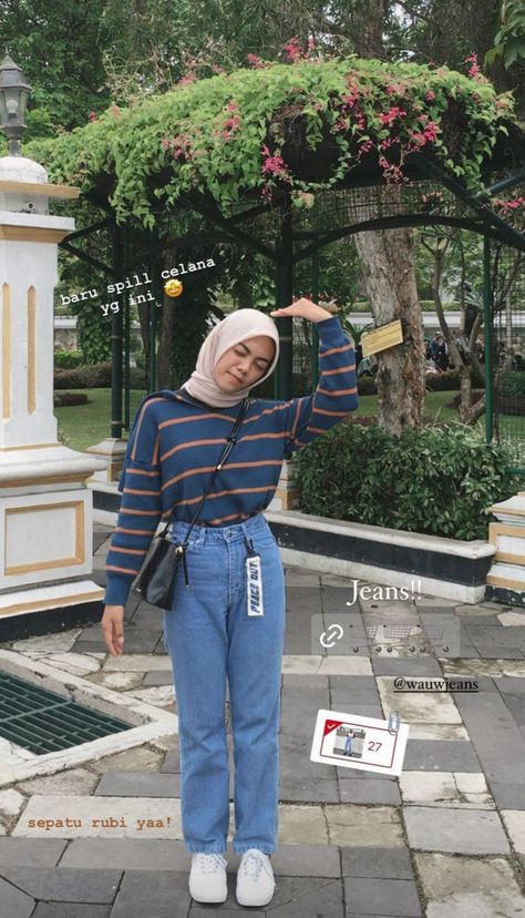 Ootd Boyfriend Jeans Hijab, Ootd Hijab Casual Jeans, Outfit Konser, Sweater Ootd, Ootd Jeans, Ootd Hijab Style, Ootd Hijab Casual, Outfit Korean Style, Outfit Upgrade