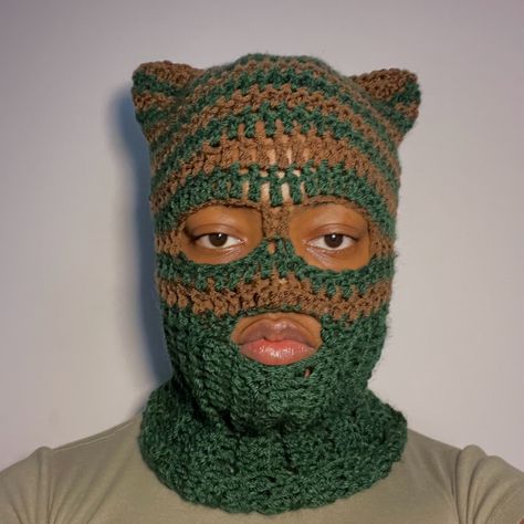 $30 kitty crochet ski mask, available for custom purchasing - #crochet #catbeanie #skimask #handmadecrochet Cat Ski Mask, Ski Mask Crochet, Crochet Ski Mask, Ski Ideas, Beanie Diy, Mask Crochet, Crocheting Projects, Cat Beanie, Brown Acrylic