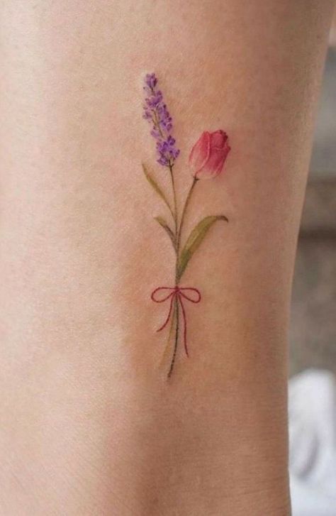 Tulip Tattoo, Lavender Tattoo, Petite Tattoos, Tasteful Tattoos, Geniale Tattoos, Small Hand Tattoos, Discreet Tattoos, Subtle Tattoos, Elegant Tattoos