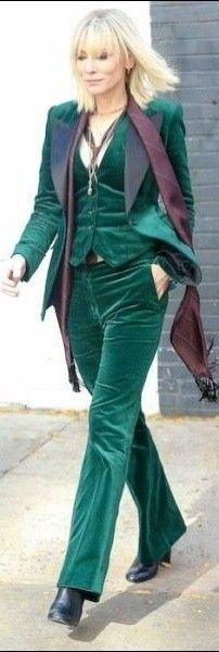 Green Lesbian Prom Outfit, Gay Prom Outfits, Rocker Girl Outfits, Masculine Girl, Estilo Hippie Chic, Masc Women, Lesbian Fashion, Rocker Girl, Hippy Chic