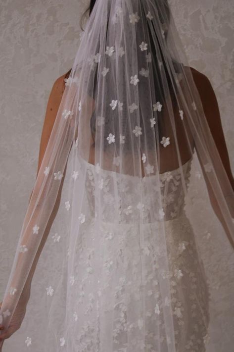 Posie Veil Dress With Veil, Flower Veil, Veil Accessories, Wedding Dress With Veil, Wedding Dress Trends, Elegant Wedding Dress, Wedding Veils, Wedding Veil, Bridal Veil