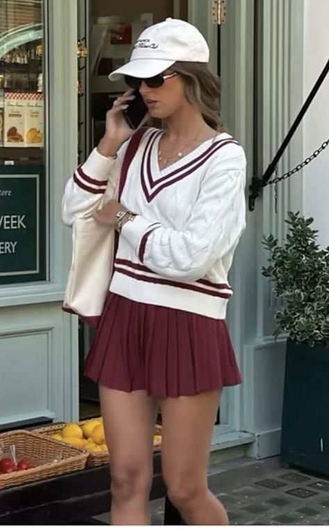 80s Preppy Fashion, Preppy Work Outfit, Country Club Attire, Hockey Outfits, Sporty Chic Outfits, Skirt Outfit Fall, Scandi Fashion, Tennis Skirt Outfit, Lazy Style