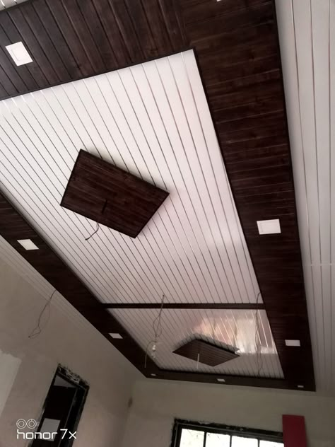 Forro de pvc Plafon Pvc Panels Ceiling Design, Pvc Panel Ceiling Design Living Room, Modern Pvc Ceiling Design, Pvc Down Ceiling Design, Pvc Panel Ceiling Design Hall, Pvc Pop Design, Pvc For Ceiling Design, Pvc False Ceiling Design For Living Room, Pvc Fall Ceiling Designs