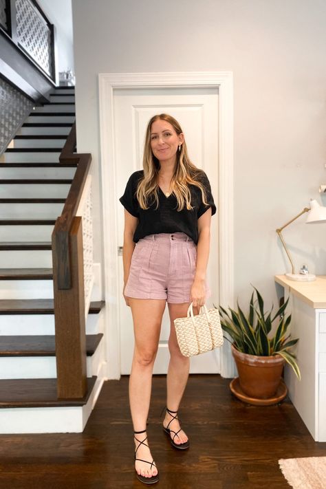 Lace Up Sandals Outfit Summer, Purple Shorts Outfit Summer, Purple Sandals Outfit, Lace Up Sandals Outfit, Purple Shorts Outfit, Black Shorts Outfit Summer, Dressy Shorts Outfits, Summer Midsize, Black Lace Up Sandals