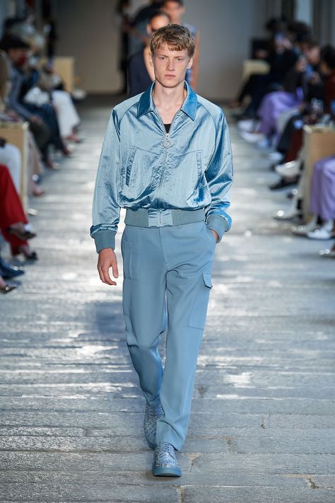 Men Runaway, Smart Outfit, Mens Outfit Inspiration, Lakme Fashion Week, Men Fashion Casual Outfits, Vogue Magazine, Menswear Collection, Vogue Runway, Hello Spring