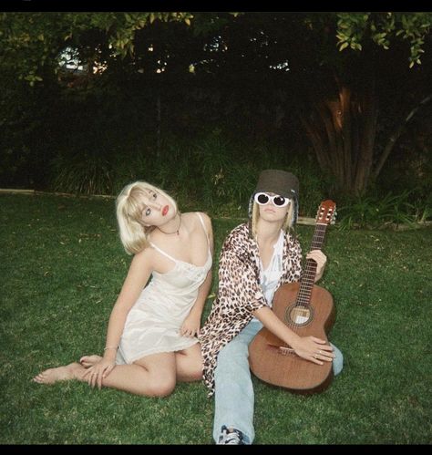 Courtney Love Costume, Kurt Cobain Costume, Courtney Love Kurt Cobain, Love Costume, Kurt And Courtney, Courtney Love, Halloween Inspo, Aerosmith, Couple Halloween