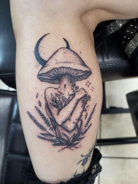 Thigh Mushroom Tattoo, Mushroom Scene Tattoo, Lady With Mushroom Head Tattoo, Mushroom Head Lady Tattoo, Trippy Mushroom Tattoo Ideas, Mushroom Man Tattoo, Black Mushroom Tattoo, Mushroom Woman Tattoo, Mushroom Girl Tattoo