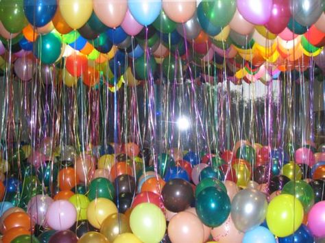 Balloons galore! Birthday Core, Ceiling Balloons, Balloons Galore, Balloon Drop, Clown Party, Nostalgia Core, Clowning Around, Weird Dreams, Colour Board