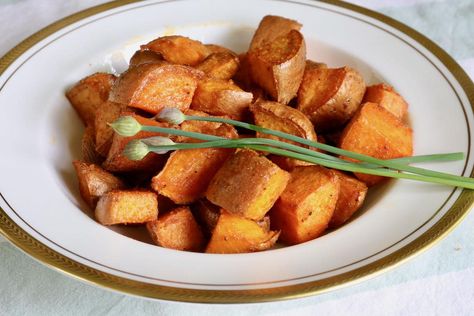 The Ultimate Guide to Cooking Frozen Sweet Potato Cubes Are you a fan of sweet potatoes? Do you always find yourself reaching for a bag of frozen sweet potato c Mashed Potato Fritters Recipe, Frozen Sweet Potatoes, French Mashed Potatoes, Sweet Potato Chunks, Masala Chips, Sweet Potato Cubes, Potato Fritters Recipe, Pork Spices, Potato Cubes