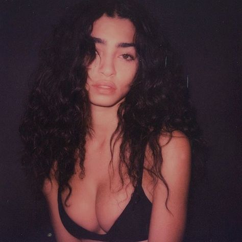 Raven Lyn, Instagram Polaroid, Girl Boss Motivation, French Photographers, Brown Girl, Aesthetic Girl, Hair Goals, Cool Kids, Curly Hair