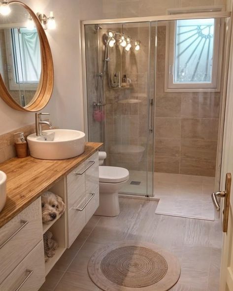 Natural Toilet Design, Cosy Cottage Bathroom, Bathroom Wc Ideas, Middle Class Bathroom Ideas, Small Modern Rustic Bathroom, Mediterranean Interior Bathroom, Small Bathroom With Wood Floor, Country House Bathroom Ideas, Mobile Home Master Bath