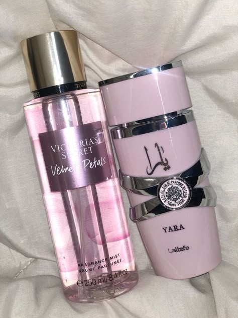 Smell Like Strawberries And Vanilla, Strawberry Sent, Rose Scented Perfume, Yara Perfume Combo, Sweet Perfumes For Women, Almond Perfume, Yara Perfume, Almond Scent, Profumo Victoria Secret