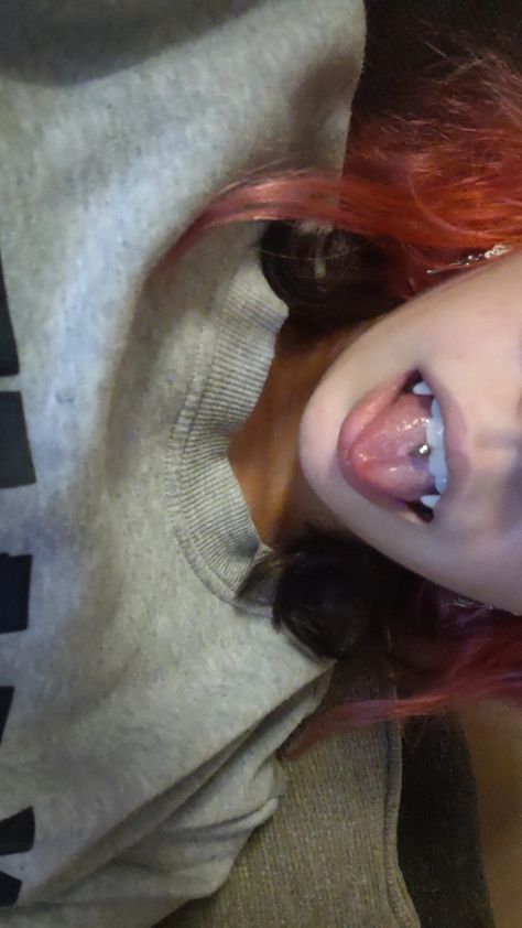 Anime Tongue Piercing, People With Piercings, Guy Tongue Piercing, Piercing Tongue, Tongue Piercing Thirteen, Tongue Piercing Aesthetic, Web Tounge Piercing, Tongue Piercings, Emo Tongue Piercing