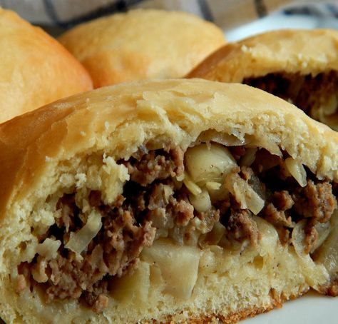 Bierocks Recipe Easy, Runzas Recipe, Runza Recipe, Bierocks Recipe, Peasant Food, Meat Pie, Banana Bread Recipes, Bread Dough, Freshly Baked