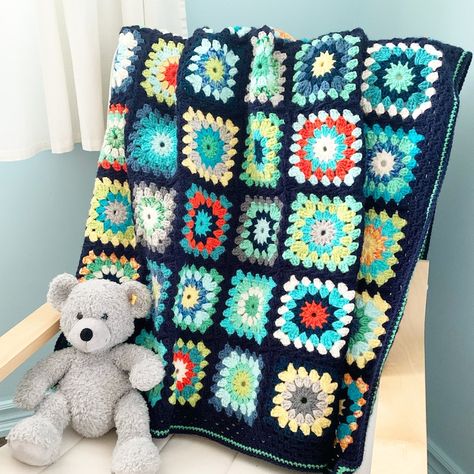 Starburst Granny Square, Granny Square Blanket Pattern, Square Blanket Pattern, Blanket Pattern Crochet, Granny Square Crochet Patterns Free, Queen Size Blanket, Tartan Blanket, Crochet Granny Square Blanket, Crochet Granny Square