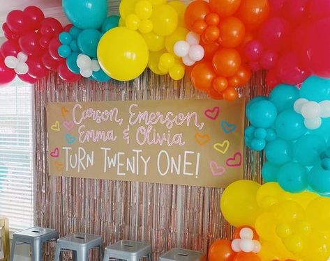 Painted Birthday Banner, 19th Birthday Party, 21st Ideas, 21st Bday Ideas, Birthday Banner Design, Banner Ideas, Birthday Inspo, 19th Birthday, 10th Birthday Parties