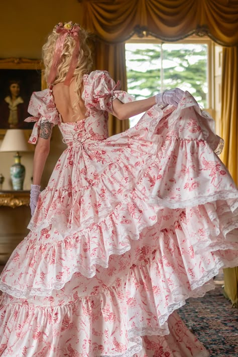 Tiered Ruffle Dress Layered, Vintage Ruffle Dress, Belle Princess Aesthetic, Vintage Gown Styles, Casual Princess Outfits, Aph Liechtenstein, Vintage Dresses Aesthetic, Cute Princess Dresses, 3 Layer Dress