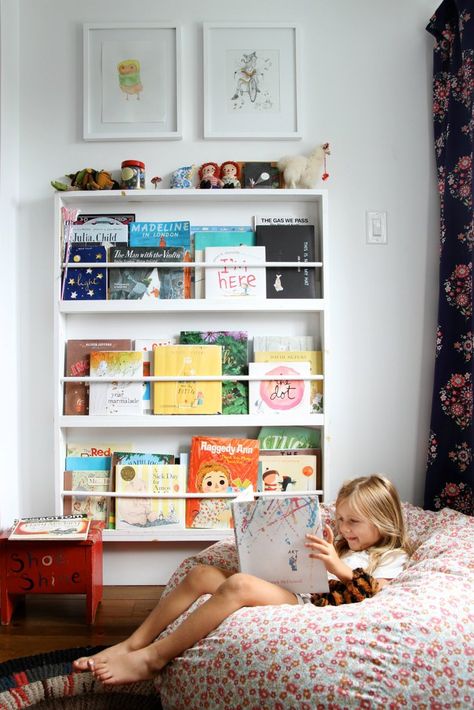 Kid-Friendly Design Elements | POPSUGAR Home Mini Library Ideas, Mini Library Small Spaces, Mini Library At Home, Mini Library In Bedroom, Home Library Ideas, Children Library, Family Library, Children's Library, Built In Dresser