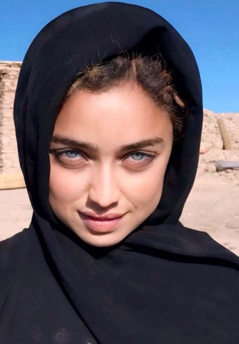 Afghan Girl Aesthetic, Siren Eyes, Diverse Beauty, Afghan Girl, Face Photography, Aesthetic Eyes, Face Photo, Beauty Eyes, Without Makeup