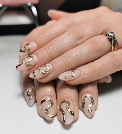 Tip Almond Nails, Snake Skin Nails, Classy Almond Nails, Gel Polish Designs, Vintage Nails, Nails Easy, Almond Shape Nails, Skin Nails, Almond Shape