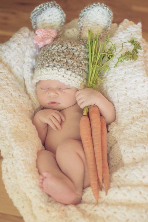 . Easter Baby Photos, Baby Bunny Hat, Photo Bb, Easter Photography, Easter Photoshoot, Foto Newborn, Baby Fotografie, Easter Pictures, Baby Sleep Problems