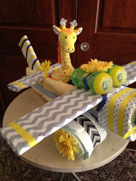 Ray of Sunshine Airplane Diaper Cake Airplane Diaper Cake, Baby Airplane, Airplane Baby Shower, Diaper Gifts, Airplane Baby, Baby Shower Crafts, Baby Shower Diaper Cake, Baby Diaper Cake, Kit Bebe