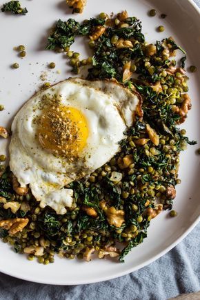 Leftover lentils find their second iteration to be their best in this breakfast or lunch recipe for crispy lentils with walnuts, za'atar, and lemon zest. Unique Oatmeal Recipes, Fried Lentils, Crispy Lentils, Beet Puree, Lentil Recipes Easy, Lunch Vegetarian, Grain Bowl Recipe, Lacinato Kale, Lentil Dishes