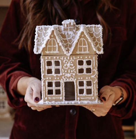 Permanent Gingerbread House Diy, Puff Paint Gingerbread House, White Icing Gingerbread House, Ginger Bread House Christmas Decor, Diy Pottery Barn Gingerbread House, Diy Painted Gingerbread House, Pottery Barn Gingerbread House Diy, Ceramic Gingerbread House Diy, Pottery Barn Gingerbread House