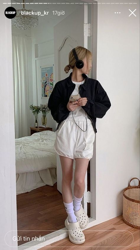 Crocs Outfit Dress, Crocs Korean Fashion, Cute Outfit With Crocs, Outfits For Crocs, Crocs With Dress, Crocs Summer Outfits, Crocs Fashion Outfit, Cute Croc Outfits, Mega Crush Crocs Outfit