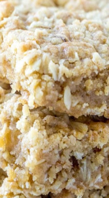 Easy Cookie Bar Recipes, Apple Bars Recipes Easy, Caramel Apple Oatmeal Cookies, Apple Bar Recipes, Oatmeal Bars Recipes, Fall Dessert Recipes Easy, Apple Oatmeal Cookies, Easy Bar Recipes, Apple Oatmeal