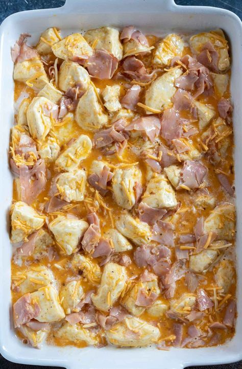 Ham And Cheese Egg Bake Bread, Ham And Egg Biscuits, Ham Biscuit Casserole, Breakfast Casserole With Biscuits Eggs, Easy Breakfast Casserole Biscuits, Breakfast Casserole With Ham And Biscuits, Ham Egg And Cheese Biscuits, Biscuits Ham And Cheese, Egg And Biscuit Bake