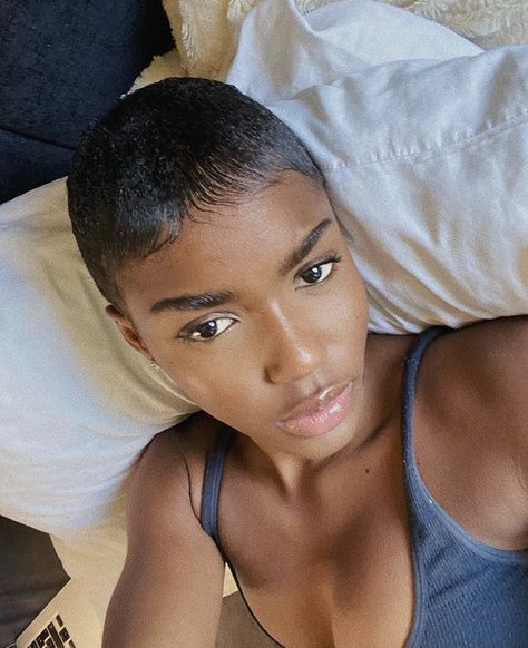 Eva Apio Short Hair, Short Hair Goals, Straight Hair With Braid, Eyebrows Goals, Big Chop Natural Hair, Future Hairstyles, Bald Patches, Wig Collection, Siren Song